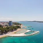 Apartment Apartment And Rooms Artina Vodice
