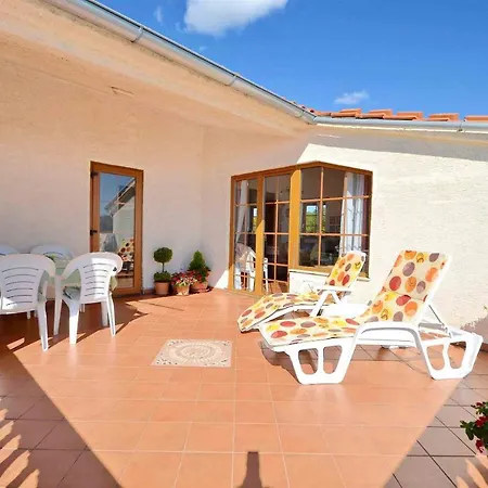 Apartment Apartment And Rooms Artina Vodice
