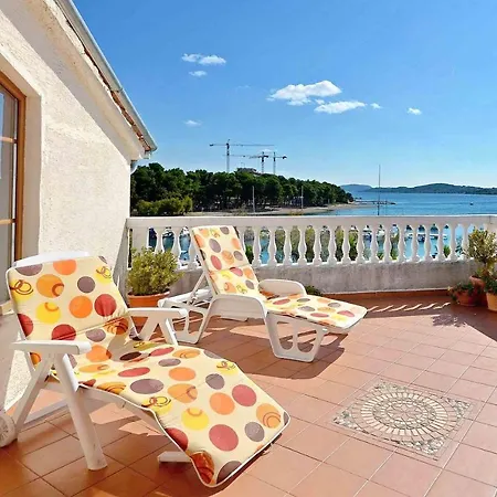 Apartment And Rooms Artina * Vodice