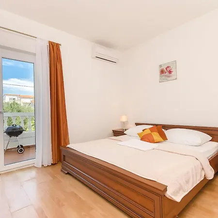 Apartment And Rooms Artina Apartment Vodice
