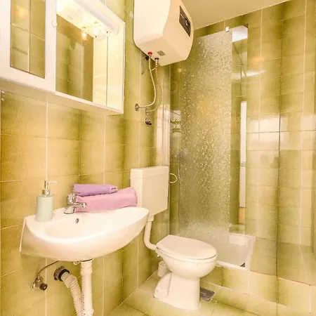 Apartment And Rooms Artina Vodice