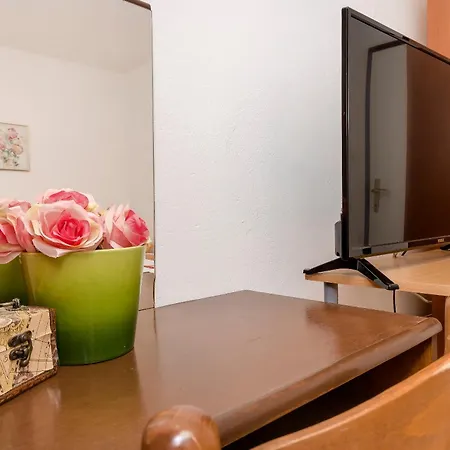 Apartment And Rooms Artina * Vodice