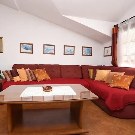 Apartment And Rooms Artina Vodice