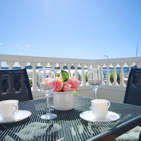 And Artina Lejlighed Vodice