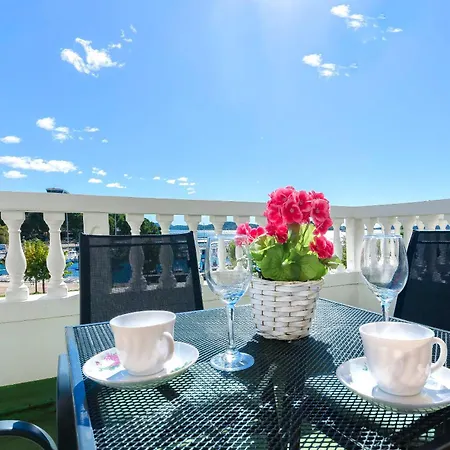 And Artina Апартаменты