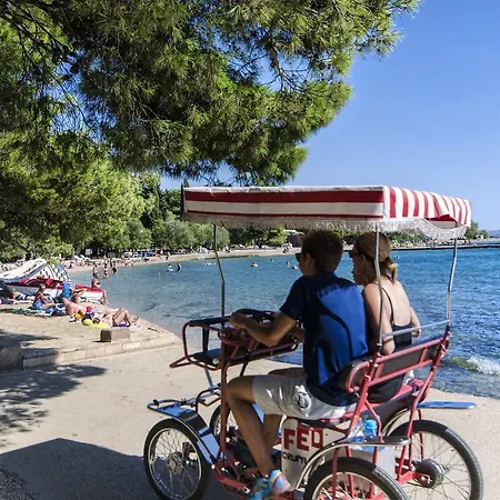 Apartment And Rooms Artina Apartment *