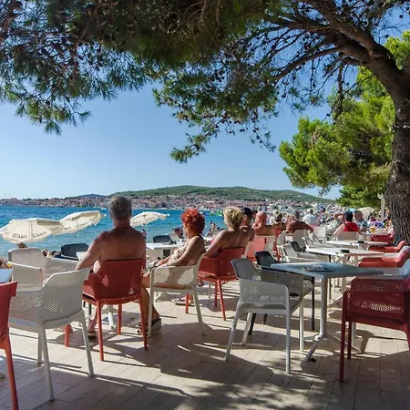 Apartment And Rooms Artina * Vodice