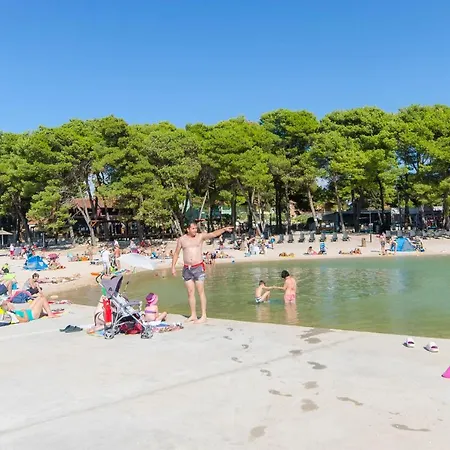 Lejlighed And Artina *