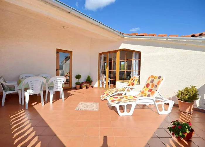 Apartament And Artina Vodice