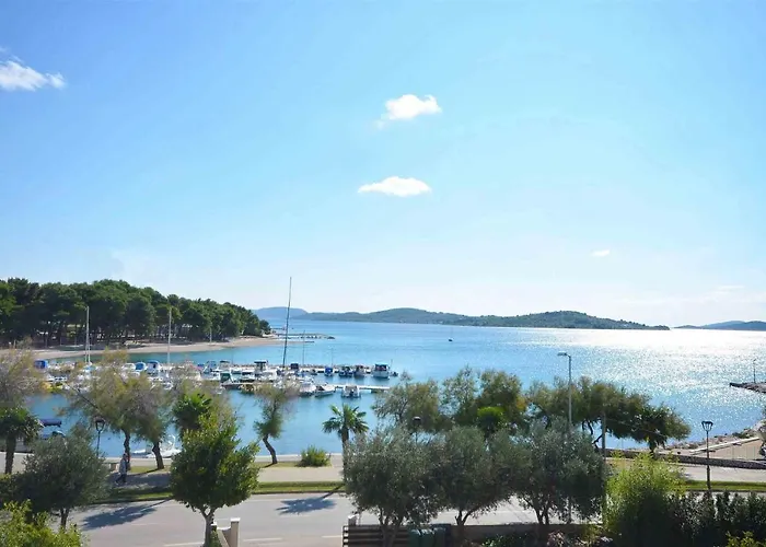 Apartament And Artina