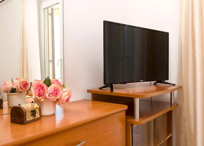 Apartment And Rooms Artina Vodice