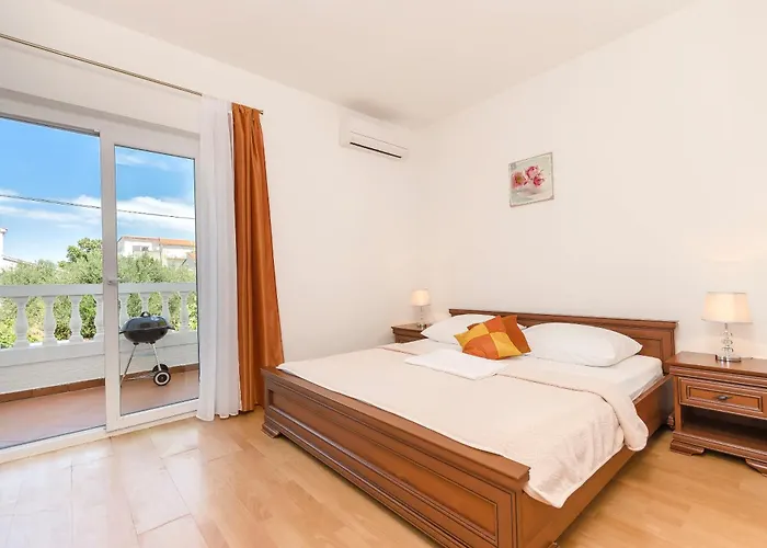 And Artina Apartament Vodice