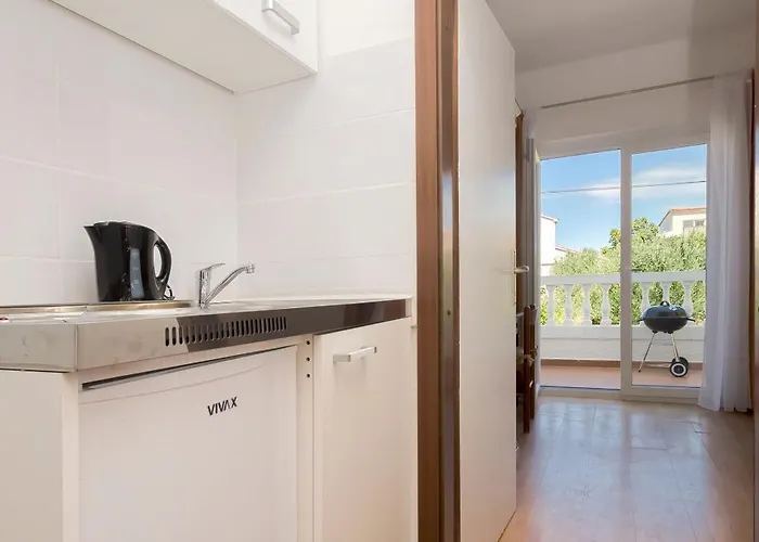 Apartament And Artina *