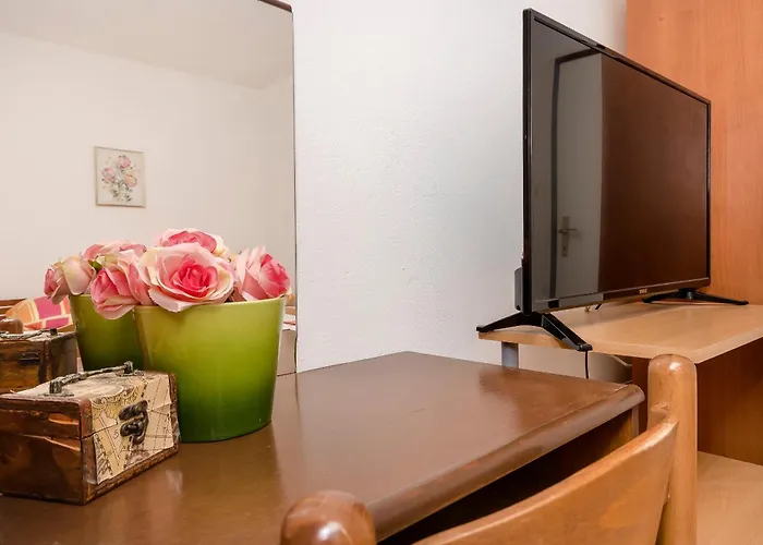 Apartment And Rooms Artina * Vodice