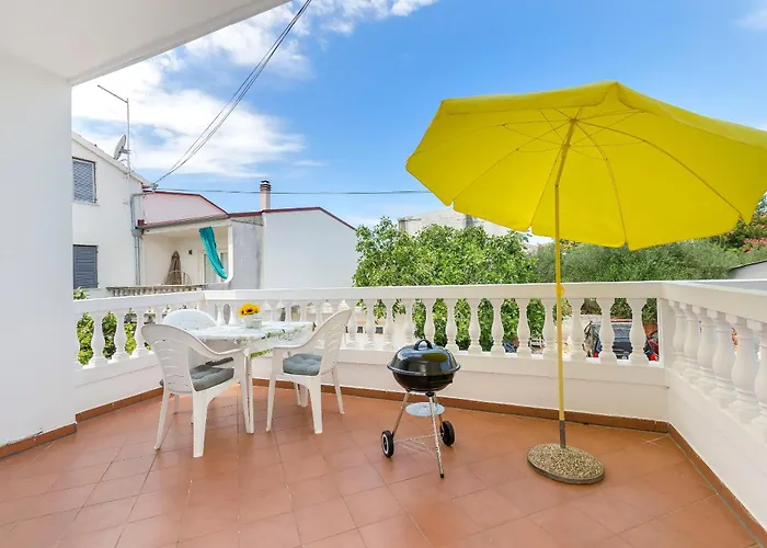 Apartment And Rooms Artina * Vodice