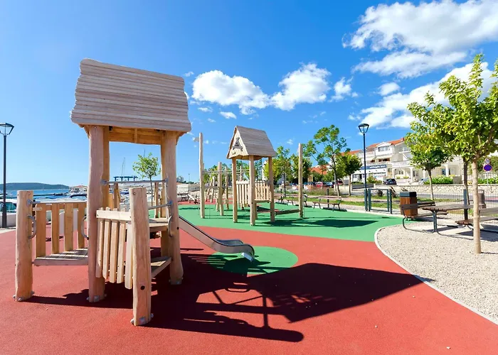 Apartment And Rooms Artina Vodice