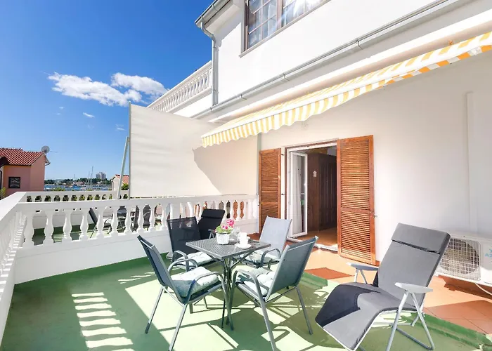 And Artina Апартаменты *