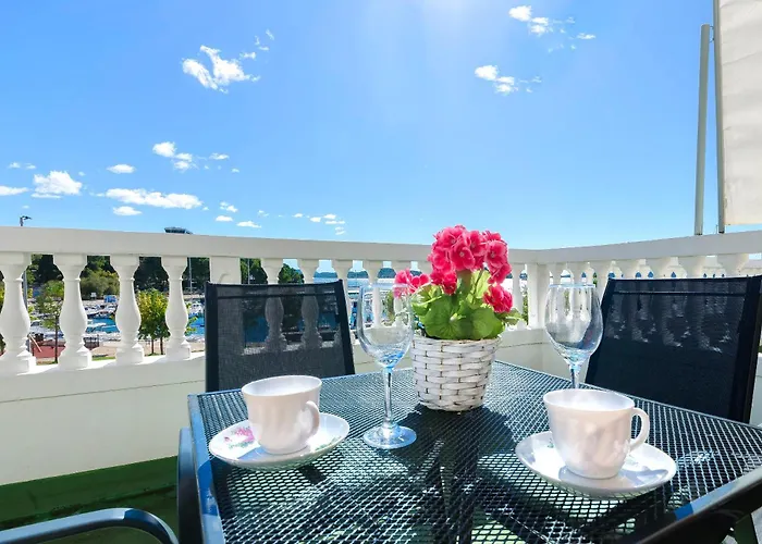 And Artina Апартаменты