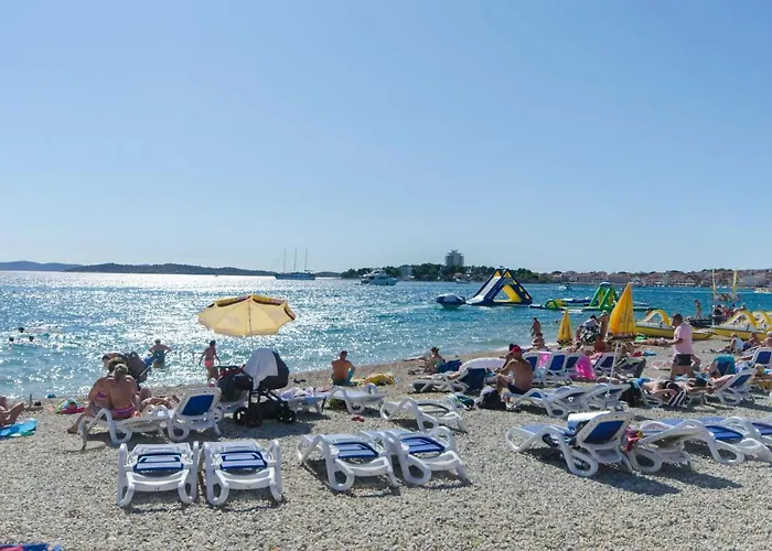 Apartment And Rooms Artina Vodice